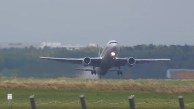 boeing 767 cargojet tailstrike