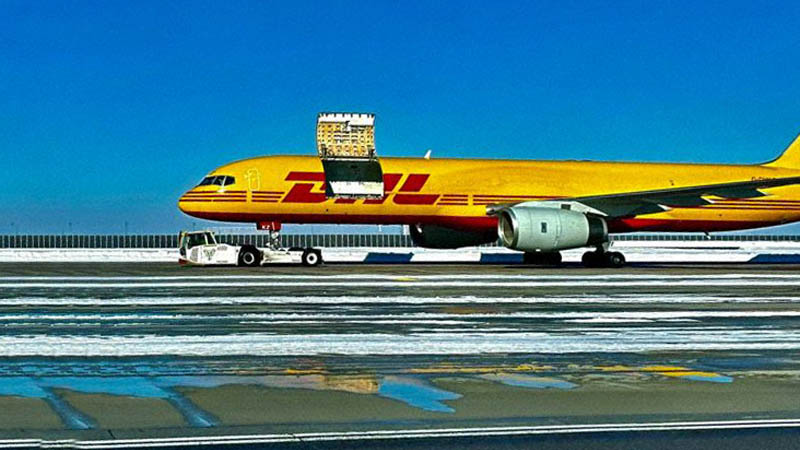 Puerta de carga del Boeing 757 de DHL que se abrió en vuelo