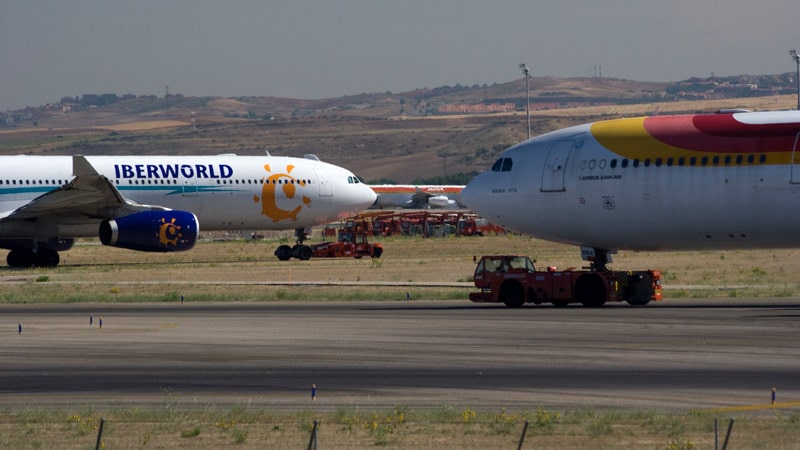 Muchas aerolíneas afectadas por el coronavirus de China están dejando sus aviones en tierra