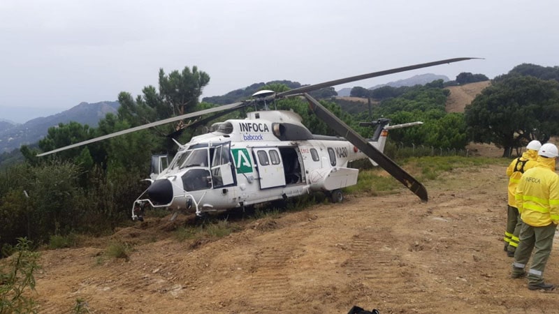 Helicóptero Super Puma del Infoca accidentado en el incendio de Estepona