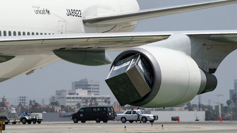 contenedor de carga absorbido por boeing 747