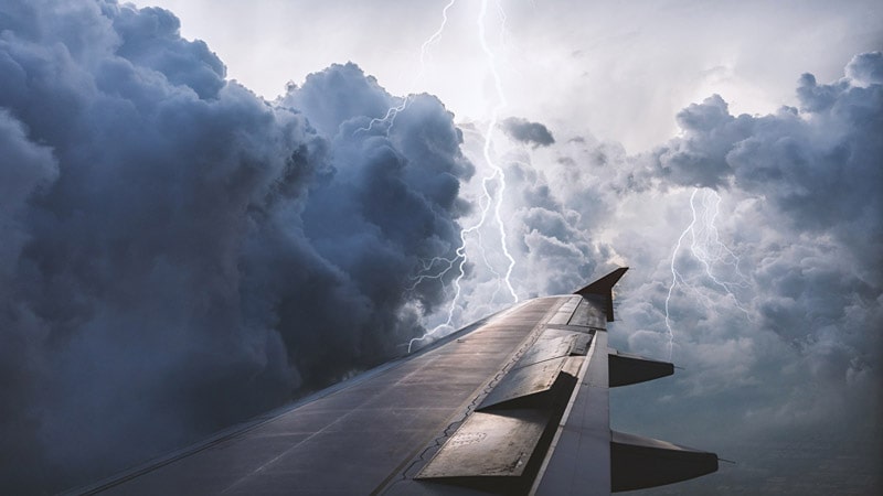 impacto rayo en un avion