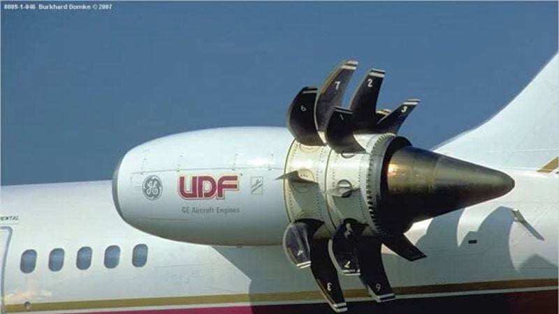 Motor GE36 UnDucted Propfan montado en un avión MD80